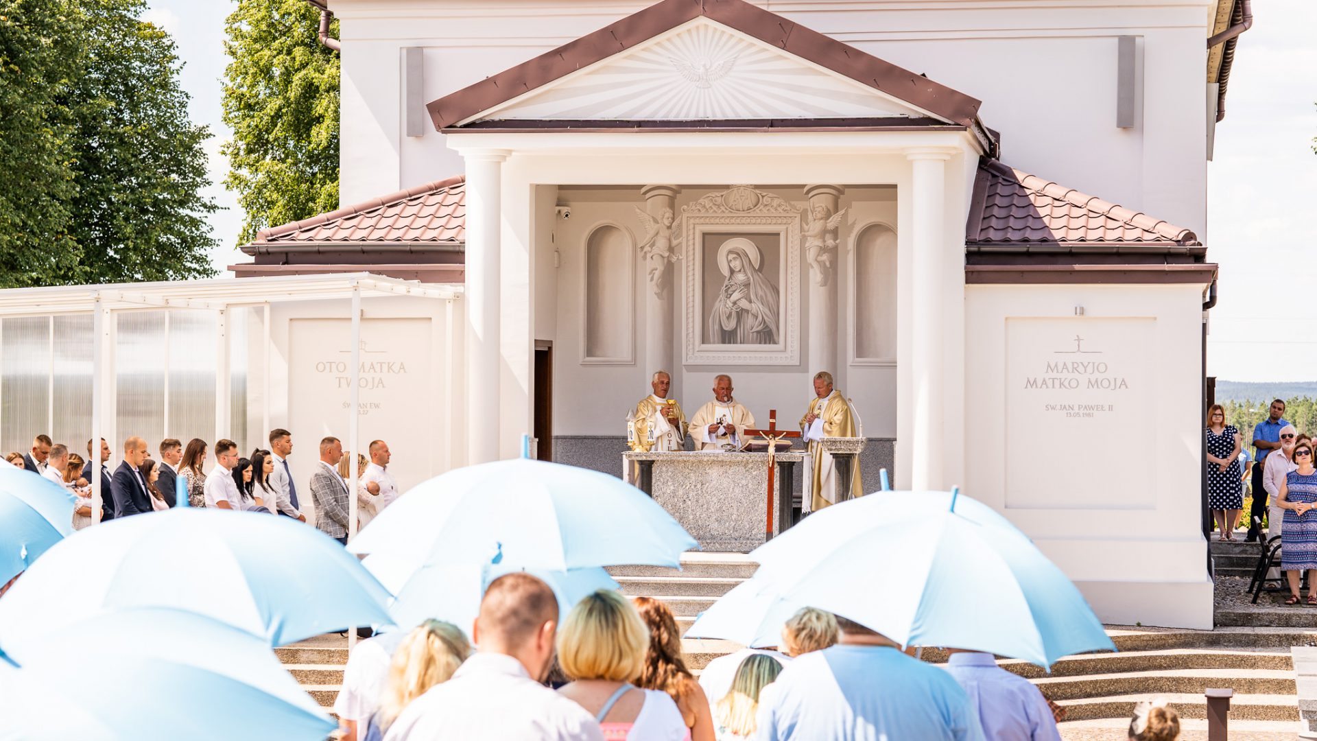 Ceremonia chrztu świętego w Sanktuarium Święta Woda