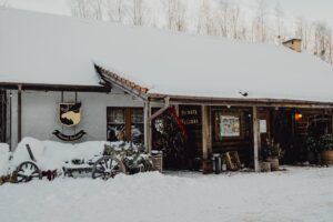 Budynek Sali na przyjęcie chrztu świętego - Folwark Nadawki.