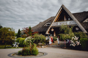 Budynek Siedlisko Szeriwan widziany w całości.